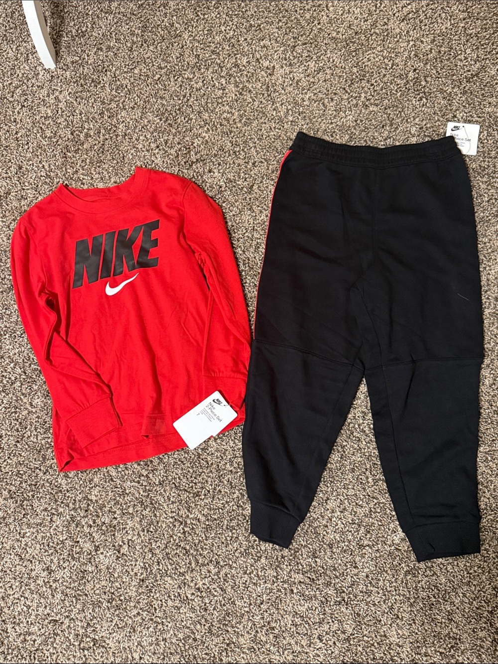 Nike Kids Red Long-Sleeve Top with Black Jogger Sweatpants size 7 NWT